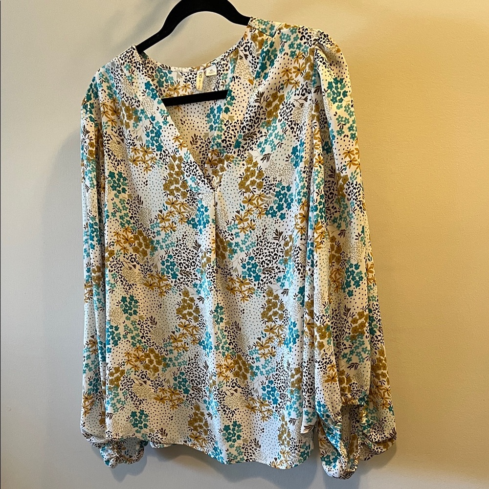 Cato Floral V-Neck Blouse - Blue, Gold, White Size XL